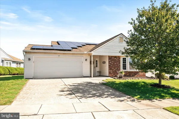 Property Slideshow image 2 of 28 | 21 horseshoe ln, Columbus, NJ, 08022