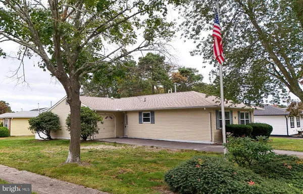 Property Slideshow image 2 of 28 | 1 whitecap way, Brick, NJ, 08723