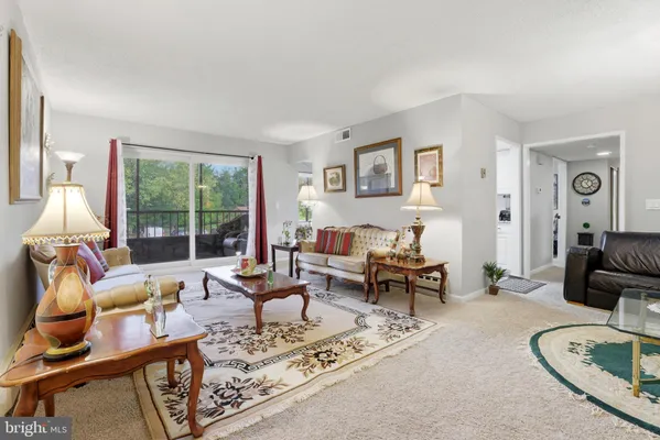Property Slideshow image 2 of 33 | 15300 beaverbrook ct 88-2e, Silver Spring, MD, 20906
