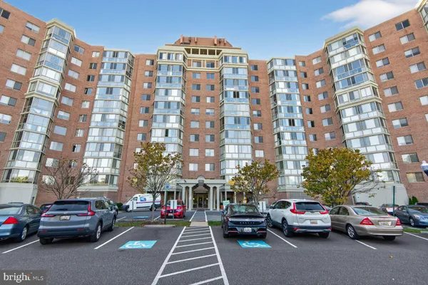 Property Slideshow image 2 of 22 | 3200 n leisure world blvd 918, Silver Spring, MD, 20906