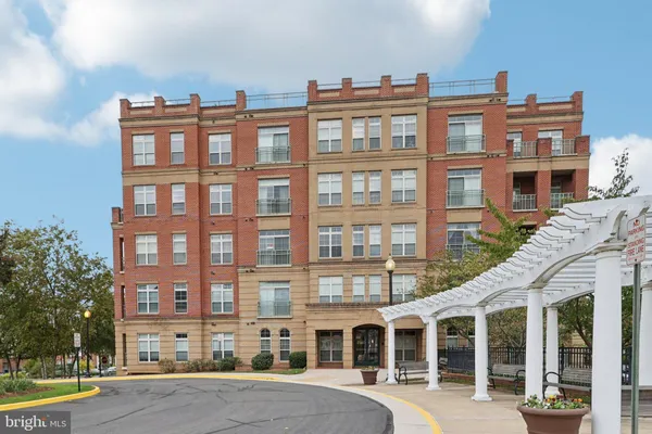 Property Slideshow image 2 of 58 | 680 watermans dr apt 505, Woodbridge, VA, 22191