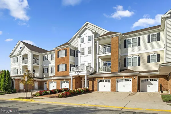 Property Slideshow image 2 of 69 | 15201 royal crest dr apt 407, Haymarket, VA, 20169