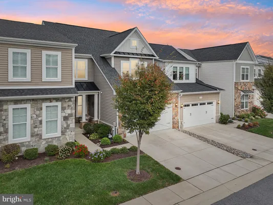Property Slideshow image 2 of 38 | 1240 beaver tree dr, Odenton, MD, 21113