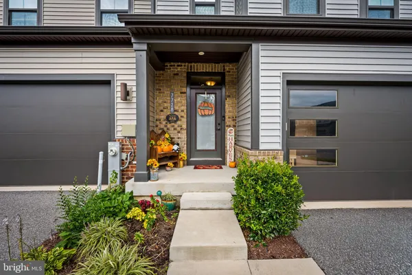 Property Slideshow image 3 of 66 | 7728 pestle ln, Glen Burnie, MD, 21060