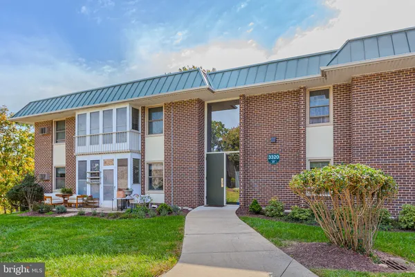 Property Slideshow image 3 of 22 | 3320 chiswick ct 61-2b, Silver Spring, MD, 20906