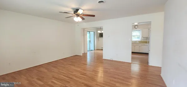 Property Slideshow image 3 of 15 | 77 brakenbury dr, Toms River, NJ, 08757