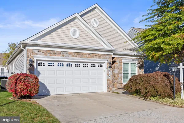 Property Slideshow image 2 of 32 | 814 horseshoe ln, Taneytown, MD, 21787