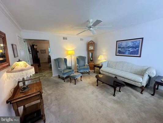 Property Slideshow image 3 of 29 | 525 parkview ln # 113, Hanover, PA, 17331