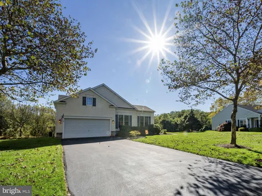 Property Slideshow image 2 of 61 | 206 joyce cir, Avondale, PA, 19311