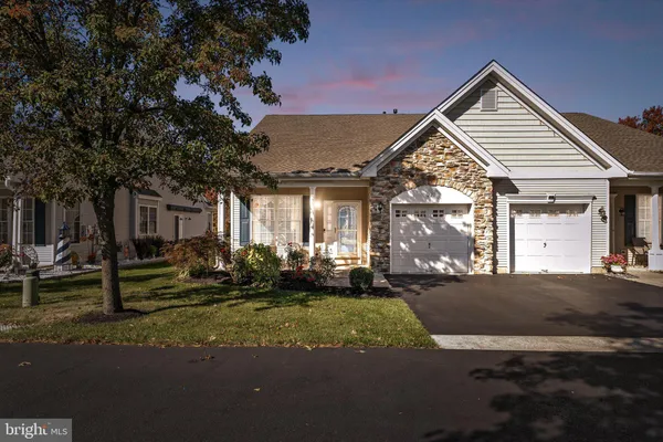 Property Slideshow image 2 of 25 | 229 meadowlark dr, Hamilton, NJ, 08690