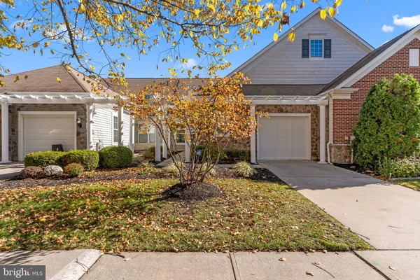 Property Slideshow image 2 of 43 | 8 dove ct, Hamilton, NJ, 08690