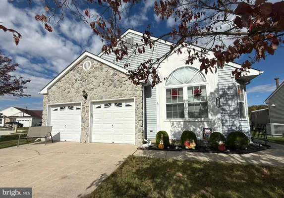 Property Slideshow image 2 of 27 | 617 saint vincent ct, Williamstown, NJ, 08094