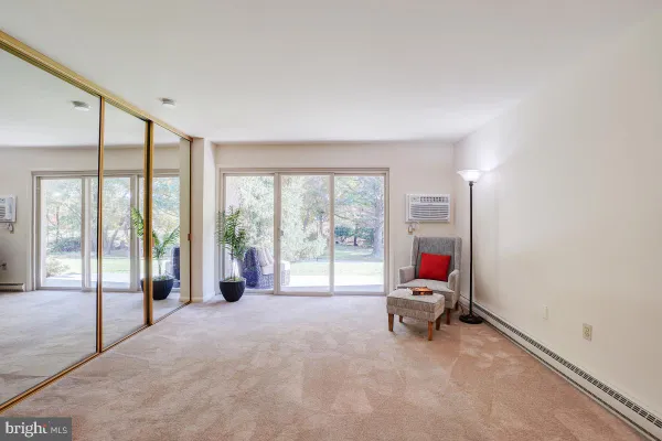 Property Slideshow image 2 of 10 | 3314 chiswick ct 62-1g, Silver Spring, MD, 20906