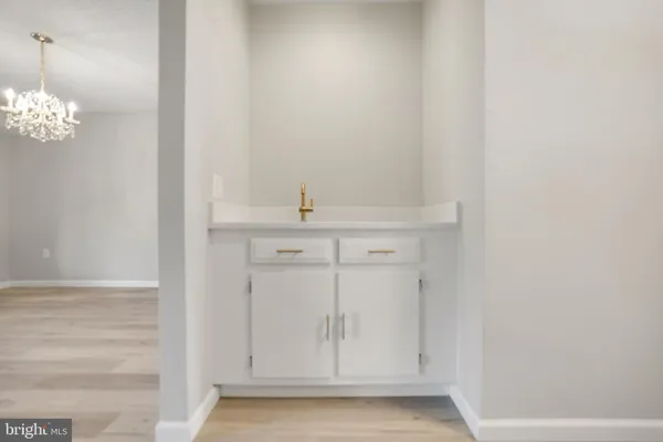 Property Slideshow image 3 of 27 | 15121 glade dr 13-2f, Silver Spring, MD, 20906