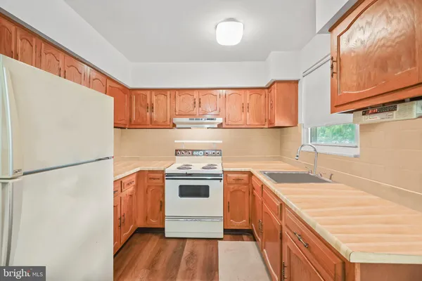 Property Slideshow image 2 of 19 | 153 sunset rd, Whiting, NJ, 08759