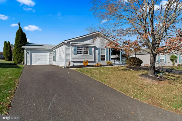 Property Slideshow image 2 of 23 | 561 spring meadow cir, New Hope, PA, 18938