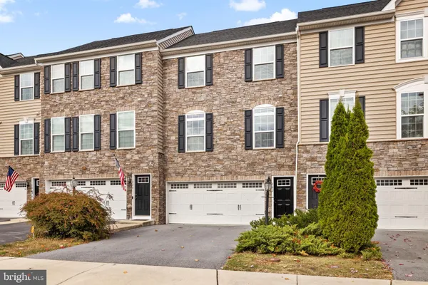 Property Slideshow image 3 of 50 | 182 trout lily dr, Lake Frederick, VA, 22630