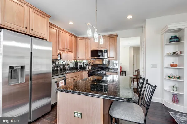 Property Slideshow image 2 of 48 | 2540 kensington gdns 406, Ellicott City, MD, 21043