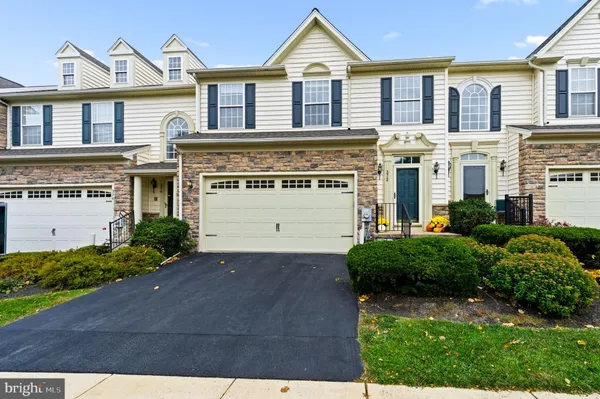 Property Slideshow image 3 of 48 | 372 cassell ct # 372, Wilmington, DE, 19803