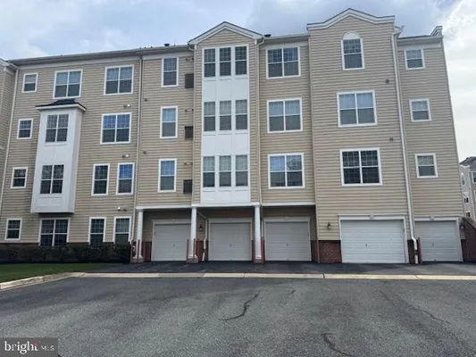 Property Slideshow image 3 of 26 | 8612 fluttering leaf trl 203, Odenton, MD, 21113