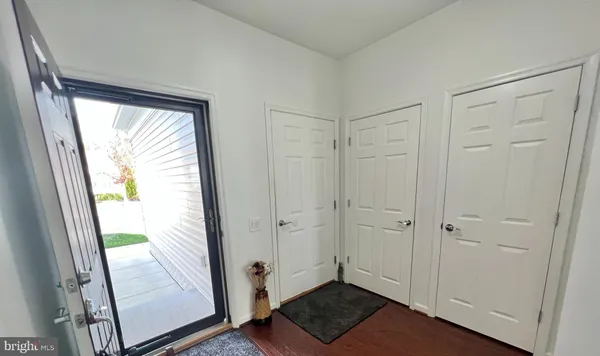 Property Slideshow image 3 of 47 | 270 long point dr, Fredericksburg, VA, 22406