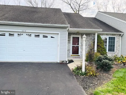 Property Slideshow image 3 of 4 | 1614 berry dr, Lebanon, PA, 17046