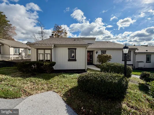 Property Slideshow image 2 of 28 | 282 devon way # 282, West Chester, PA, 19380