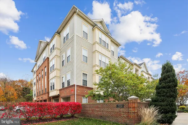 Property Slideshow image 2 of 53 | 2550 kensington gdns 107, Ellicott City, MD, 21043