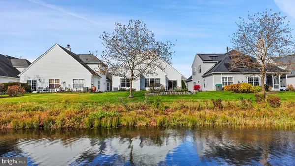 Property Slideshow image 3 of 45 | 6 grande blvd, Princeton Junction, NJ, 08550