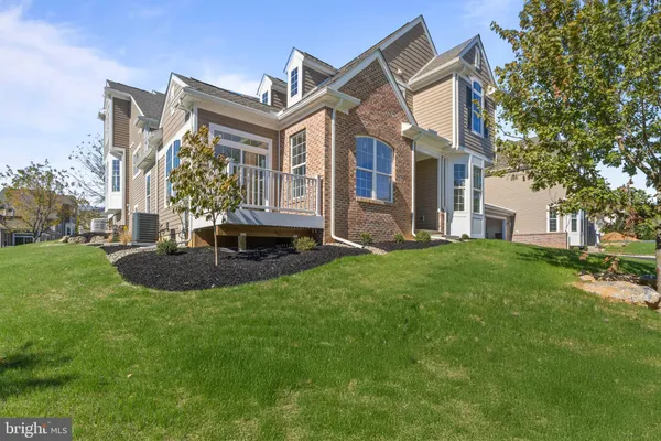 Property Slideshow image 3 of 37 | 868 veneto ct # 66, Easton, PA, 18040