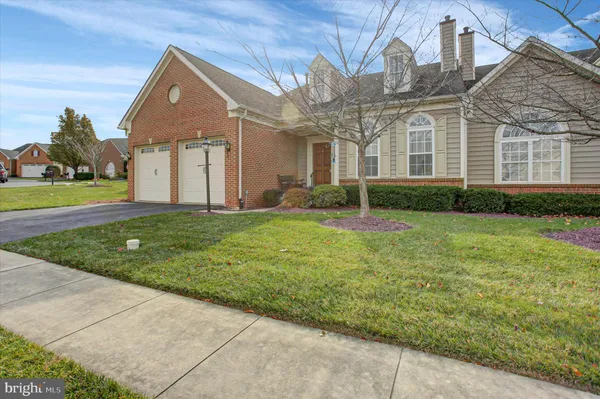 Property Slideshow image 2 of 33 | 10611 victorian ave 51, New Market, MD, 21774