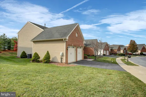 Property Slideshow image 3 of 33 | 10611 victorian ave 51, New Market, MD, 21774