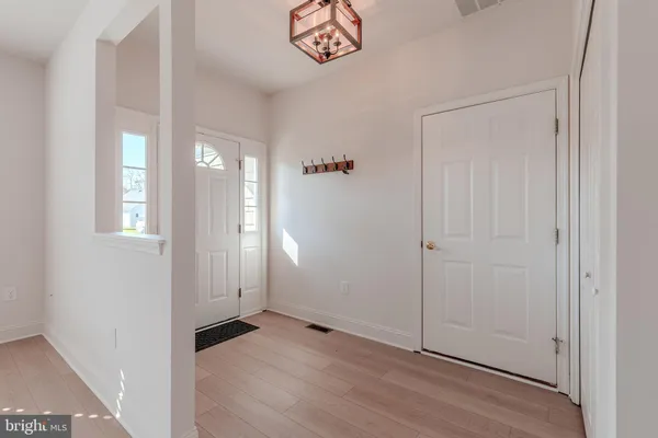 Property Slideshow image 3 of 31 | 62 wynndemere ct, Cape May Court House, NJ, 08210