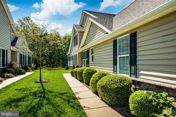 Property Slideshow image 2 of 36 | 1507 honeysuckle ct # 95, West Chester, PA, 19380