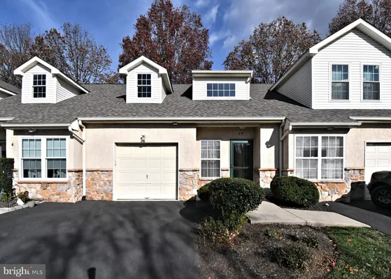 Property Slideshow image 2 of 39 | 37 stuart dr # 37, Norristown, PA, 19401