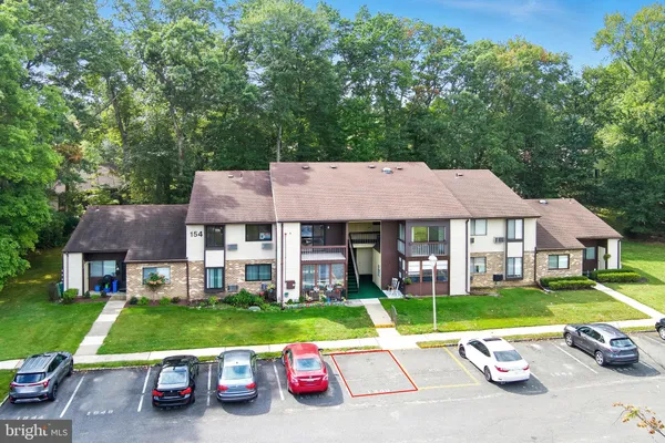 Property Slideshow image 2 of 42 | 154 cross slope ct g, Manalapan, NJ, 07726