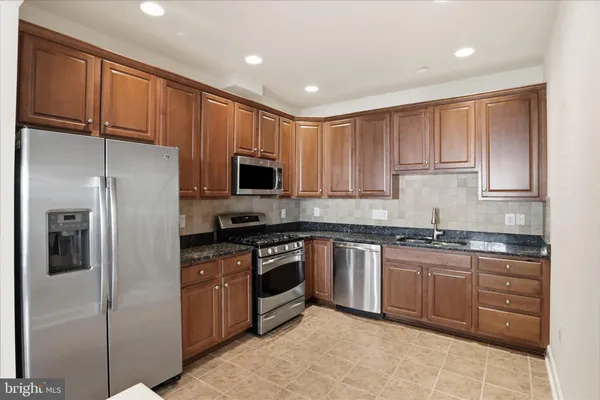 Property Slideshow image 3 of 59 | 44420 sunset maple dr, Ashburn, VA, 20147