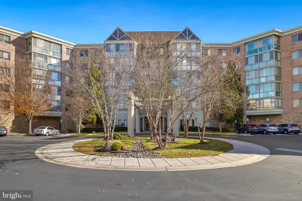Property Slideshow image 2 of 30 | 2901 s leisure world blvd 524, Silver Spring, MD, 20906