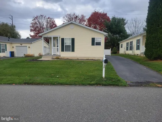 Property Slideshow image 2 of 4 | 30 fort lee dr, Manahawkin, NJ, 08050