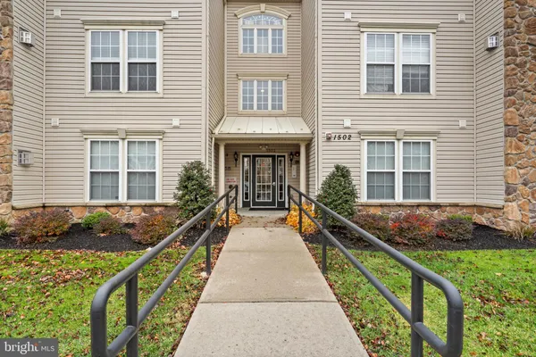 Property Slideshow image 2 of 30 | 1502 moore st 201, Bristol, PA, 19007