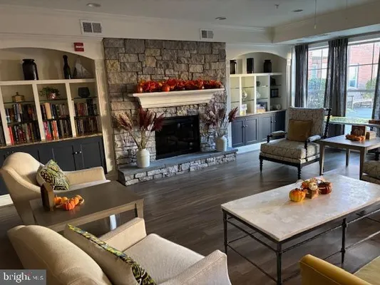 Property Slideshow image 3 of 10 | 2905 saintsbury plz apt 312, Fairfax, VA, 22031