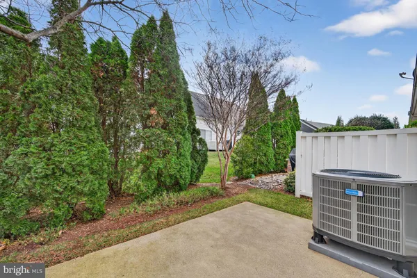 Property Slideshow image 2 of 65 | 44385 maltese falcon sq, Ashburn, VA, 20147