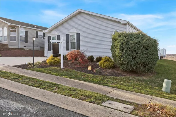 Property Slideshow image 2 of 24 | 1077 scenic view dr, Schwenksville, PA, 19473