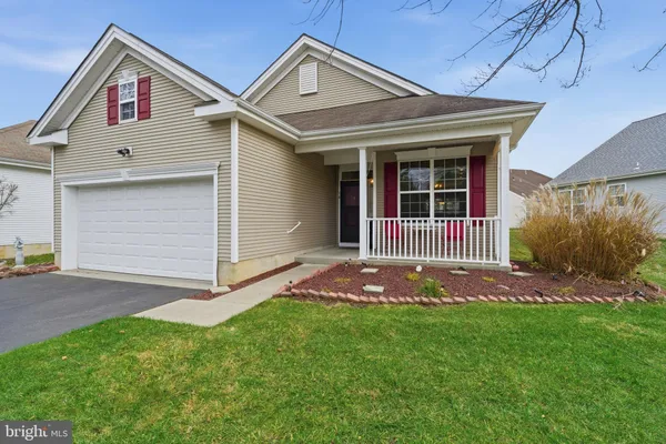 Property Slideshow image 2 of 47 | 14 hidden lake cir, Barnegat, NJ, 08005