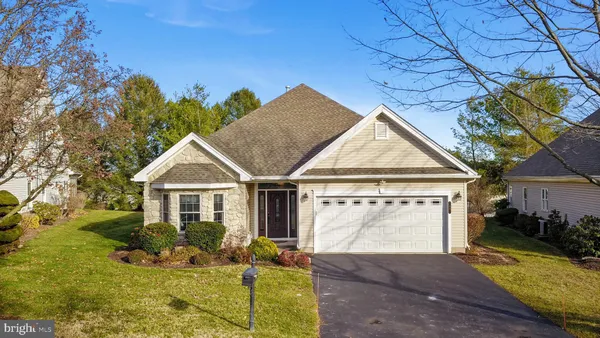 Property Slideshow image 2 of 44 | 60 glenmoor cir, Easton, PA, 18045