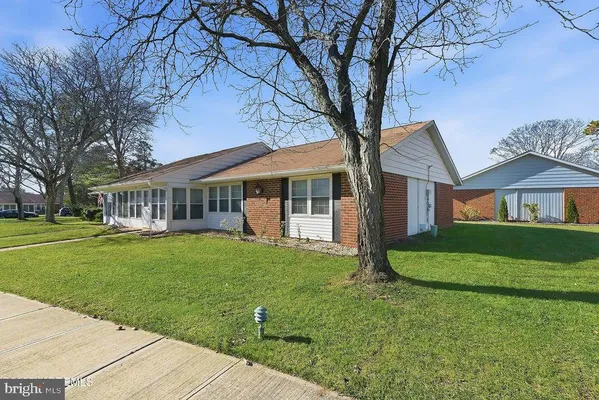 Property Slideshow image 2 of 27 | 1169 clydebank ct b, Lakewood, NJ, 08701