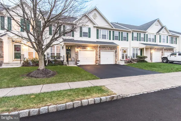 Property Slideshow image 2 of 71 | 843 geranium dr, Warrington, PA, 18976