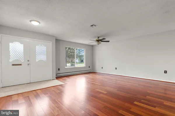 Property Slideshow image 3 of 38 | 3415 island creek ct # 131-a, Silver Spring, MD, 20906