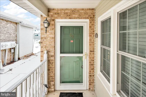 Property Slideshow image 2 of 38 | 65 standiford ct, Wilmington, DE, 19804