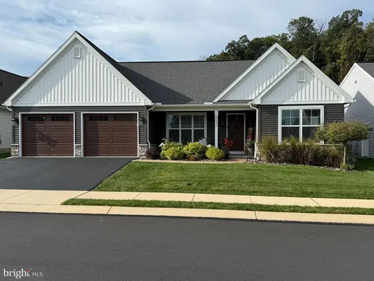 Property Slideshow image 2 of 45 | 2097 hill side dr, Mechanicsburg, PA, 17055